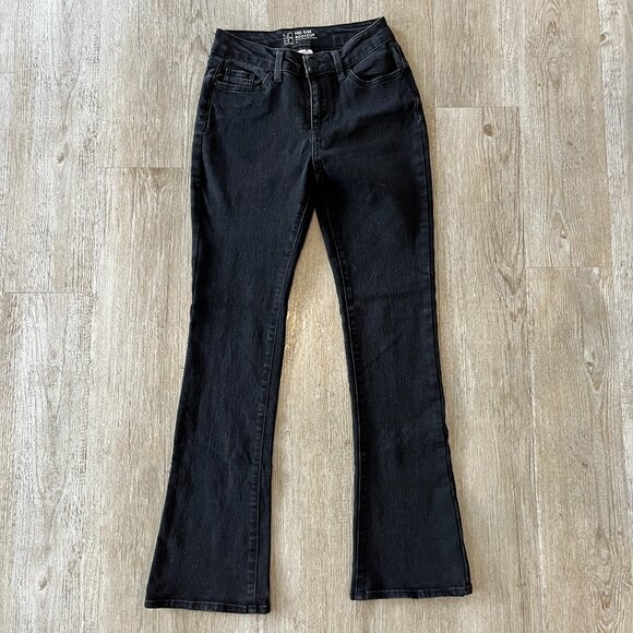 Womens No Boundaries Mid Rise Bootcut Black Jeans - 5 - Picture 1 of 7